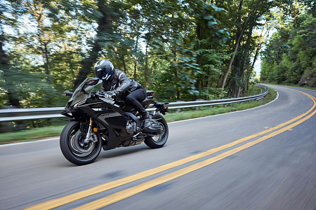 Мотоцикл Yamaha R9